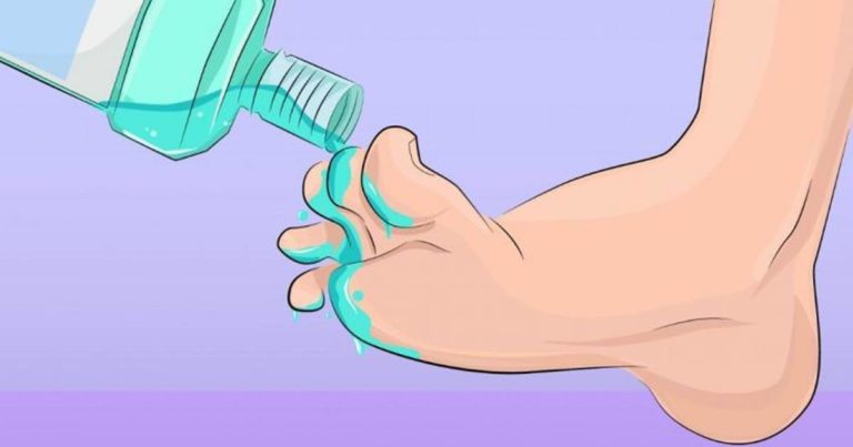Trodde du at munneskyllevann bare kan brukes mot dårlig ånde? Prøv å helle det på tærne du!
